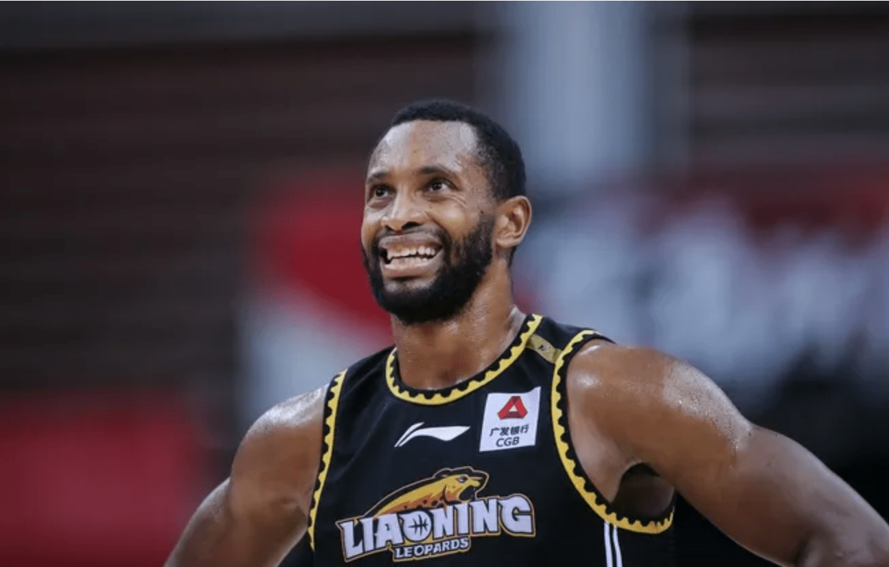 阿扎伦卡连续十场比赛得分超过比赛局势复杂，G2不断突破！-爱游戏全站